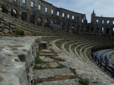 02 Amphietheater Pula.jpg