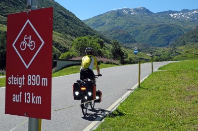 4 Einstieg in den Furka-Pass.jpg